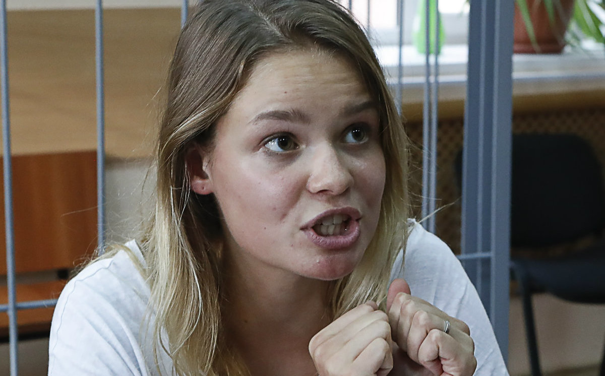 Pussy Riot sentencian a días en prisión a activista que protestó en