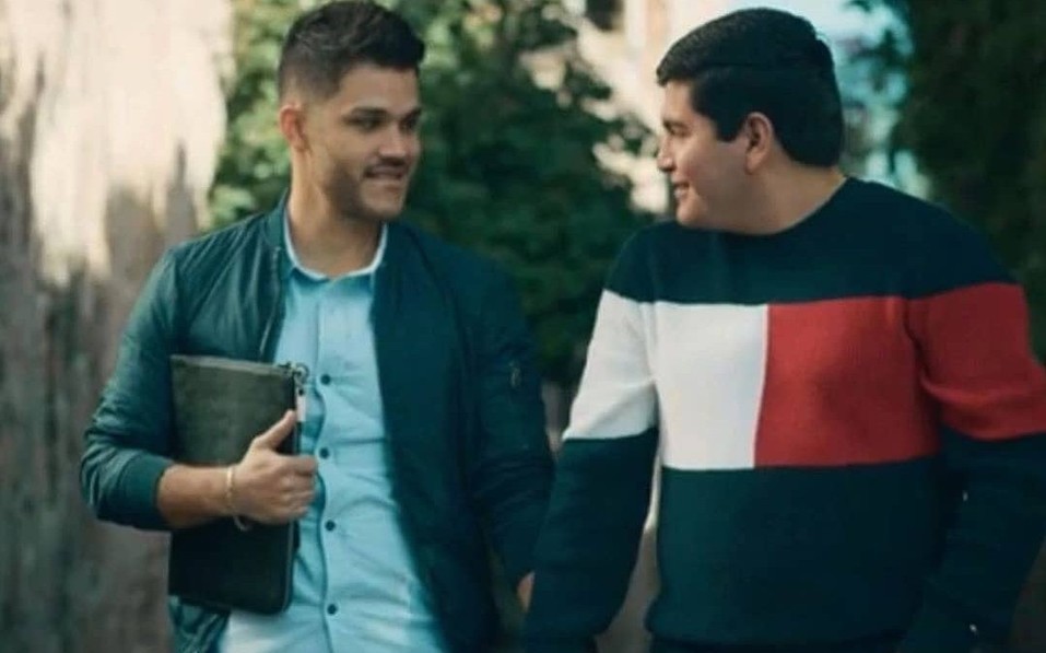Pareja Gay Aparece Por Primera Vez En Un Video De M Sica De Banda Grupo Milenio