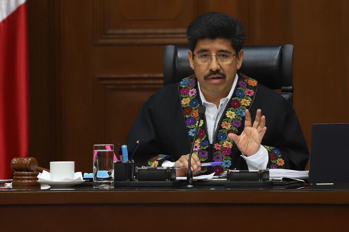 Hugo Aguilar presenta sus dos primeros proyectos de sentencia; los aprueban por unanimidad