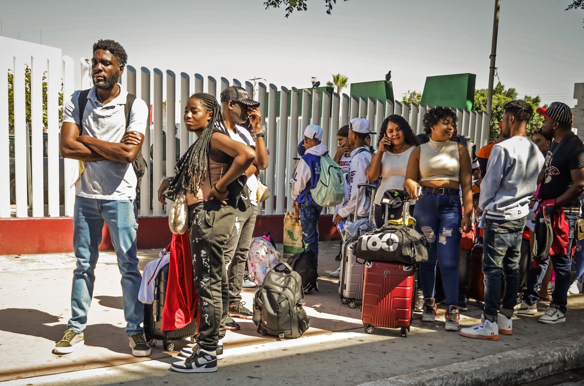 EU anuncia multa de más de 90 mil pesos a migrantes que intenten ingresar “ilegalmente” a su territorio
