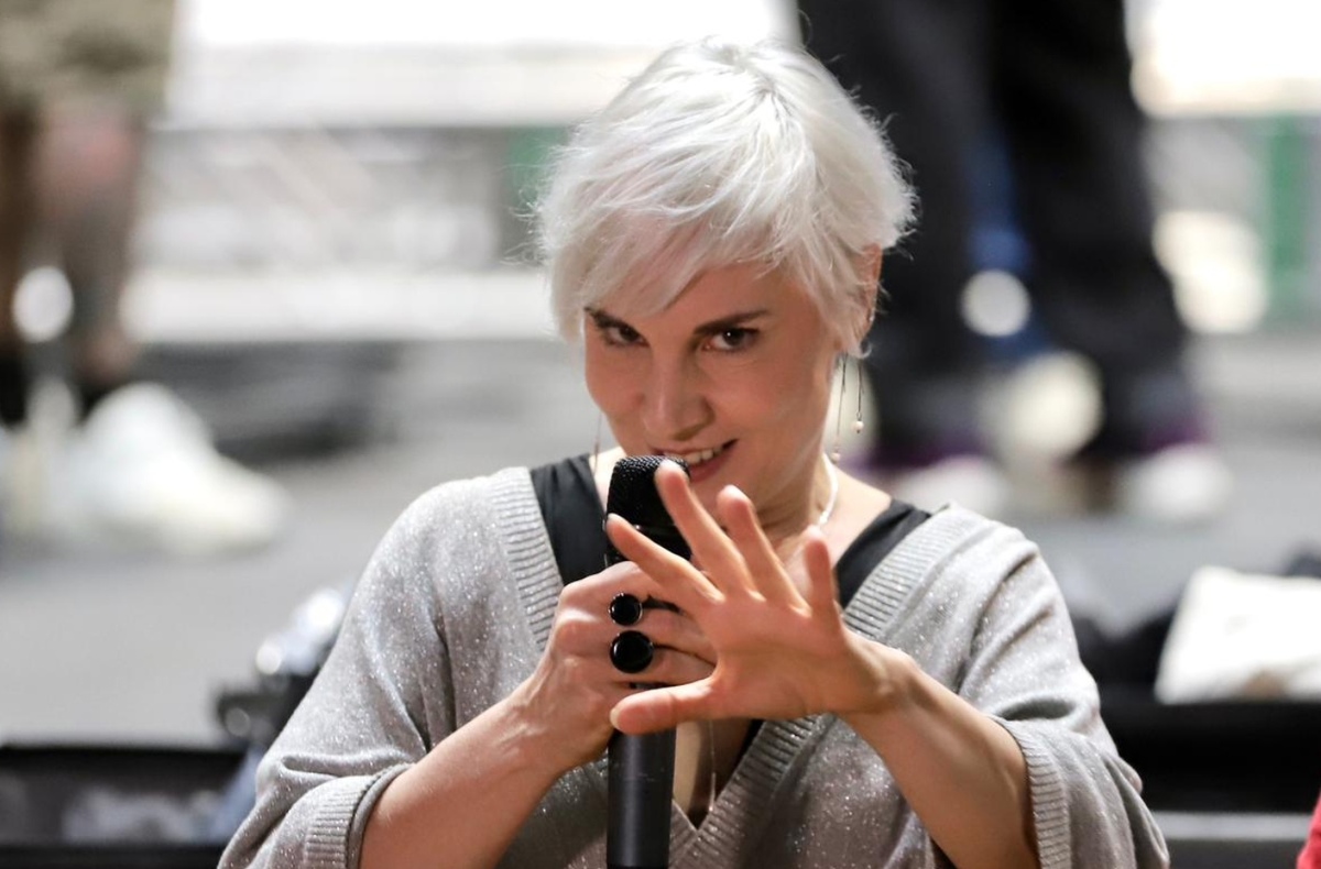 “El teatro me permite hablar de política y sociedad a mi manera”: Gaële Boghossian