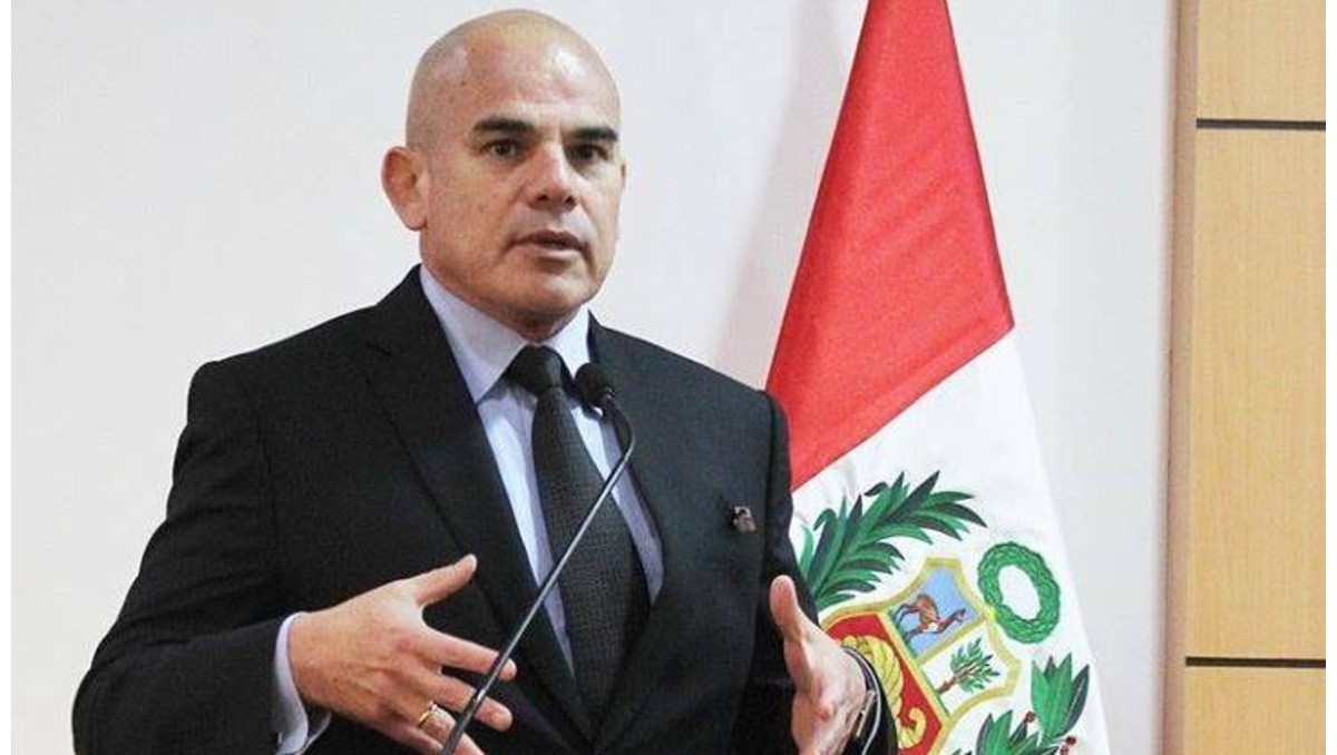 Ernesto Álvarez es nombrado primer ministro en gobierno de transición de Perú