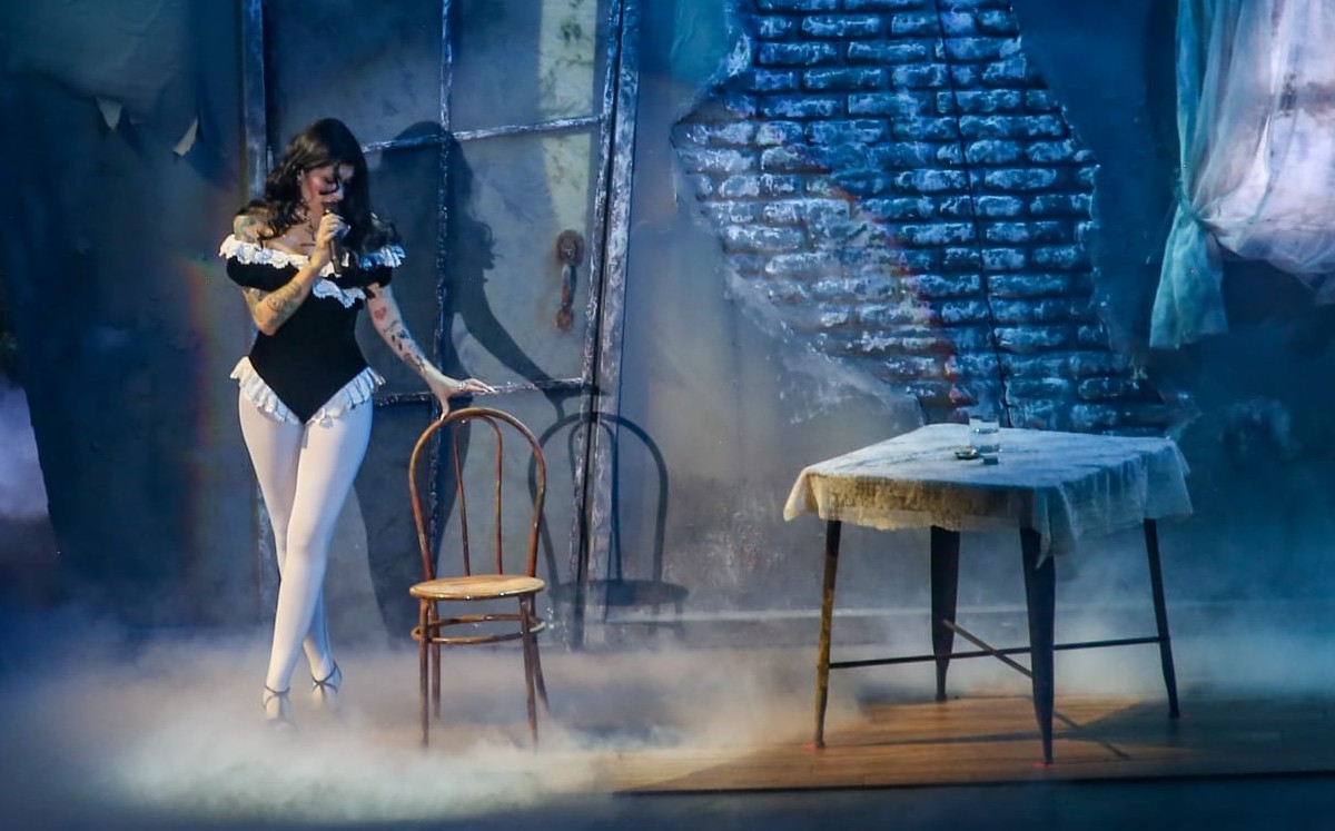 Orgullosa de su imperfección y sus raíces, Cazzu en su primer Auditorio Nacional