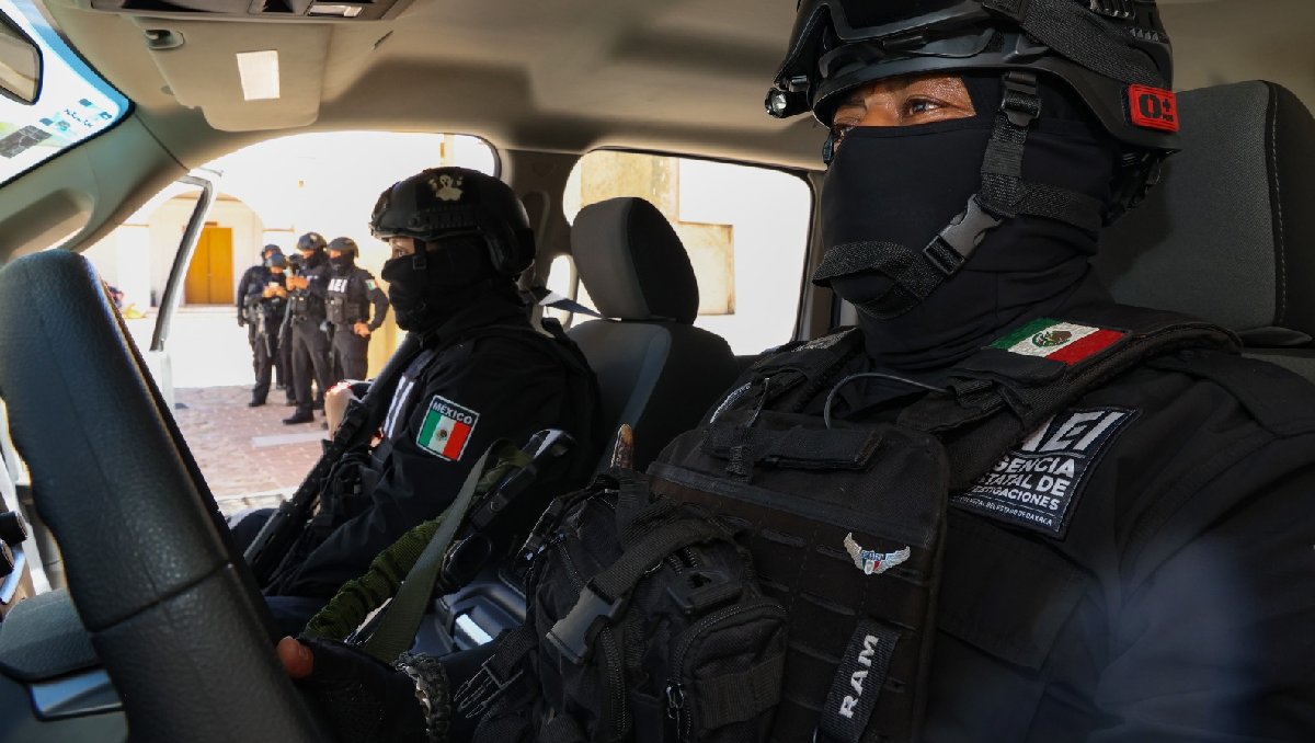 Autoridades de Oaxaca detienen a tres personas acusadas de dejar restos humanos en una caja