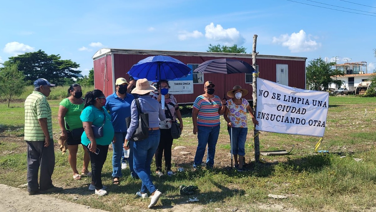 Habitantes denuncian basurero clandestino tras inundaciones en Poza Rica