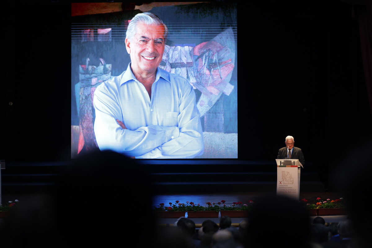“Vargas Llosa construyó un lenguaje y universo propio”: Alonso Cueto