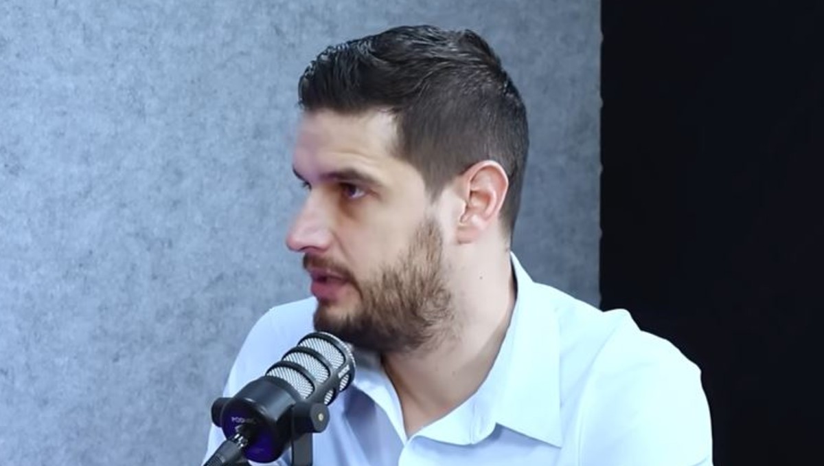 ¿De quién se trata? Adrián Marcelo ofrece 150 mil pesos a familiar de Poncho de Nigris para una entrevista