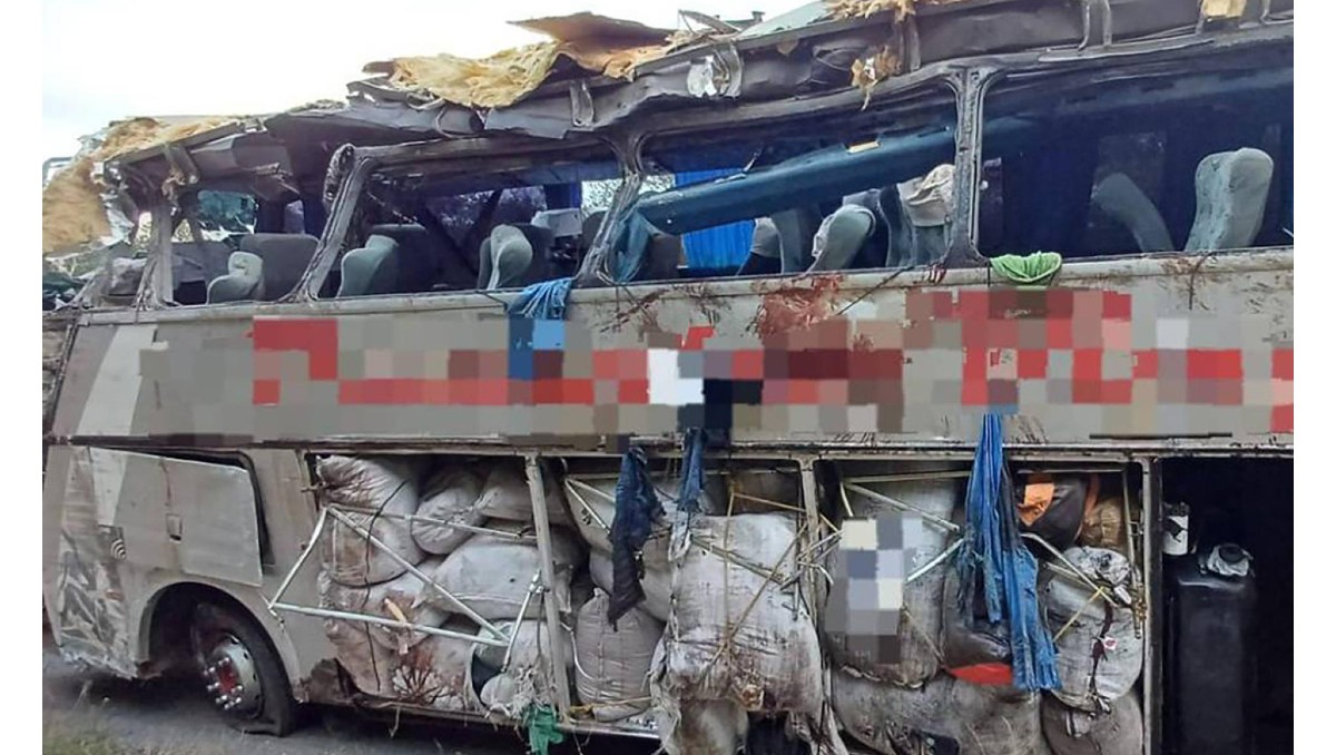 Choque de autobús deja 17 muertos y varios heridos en Brasil