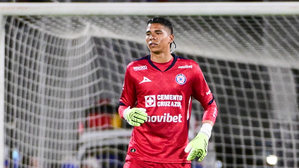 Kevin Mier es operado con éxito; cuánto tiempo será baja de Cruz Azul