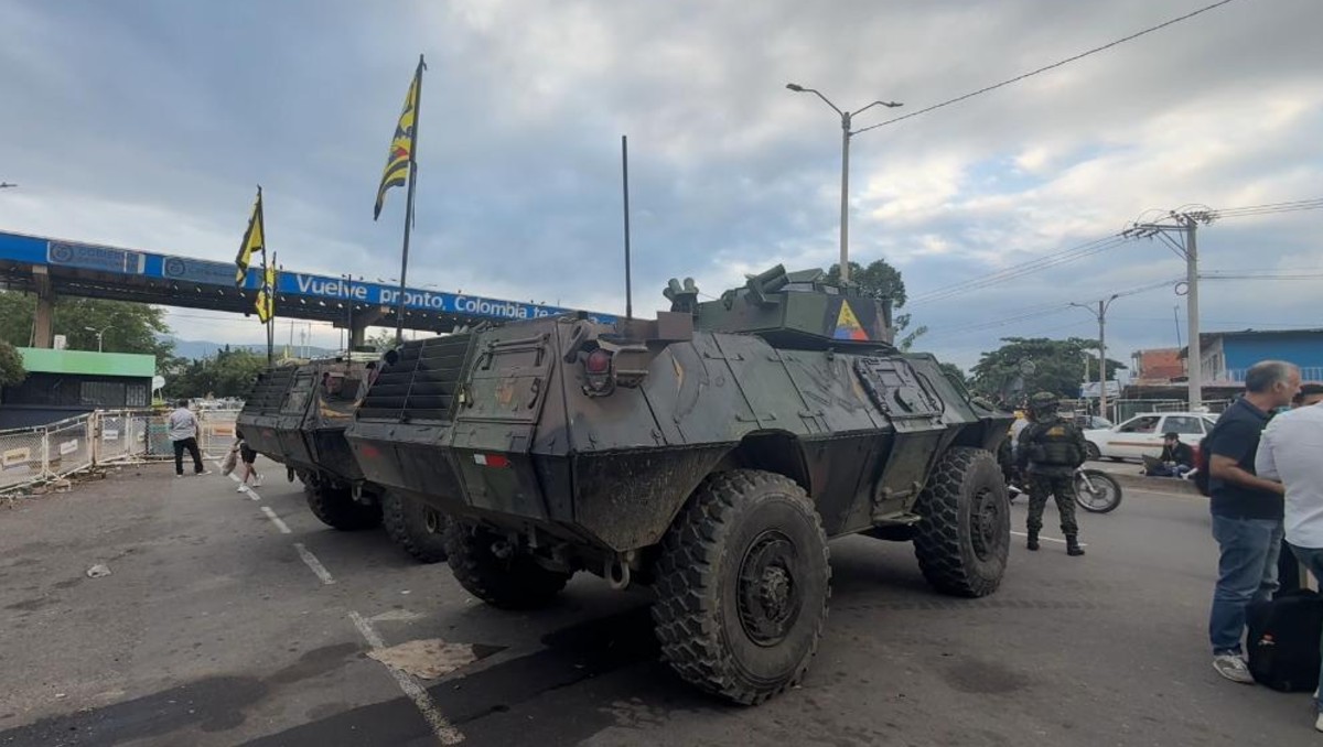 El show de Petro en la frontera con Venezuela; colombianos exigen información de familiares detenidos