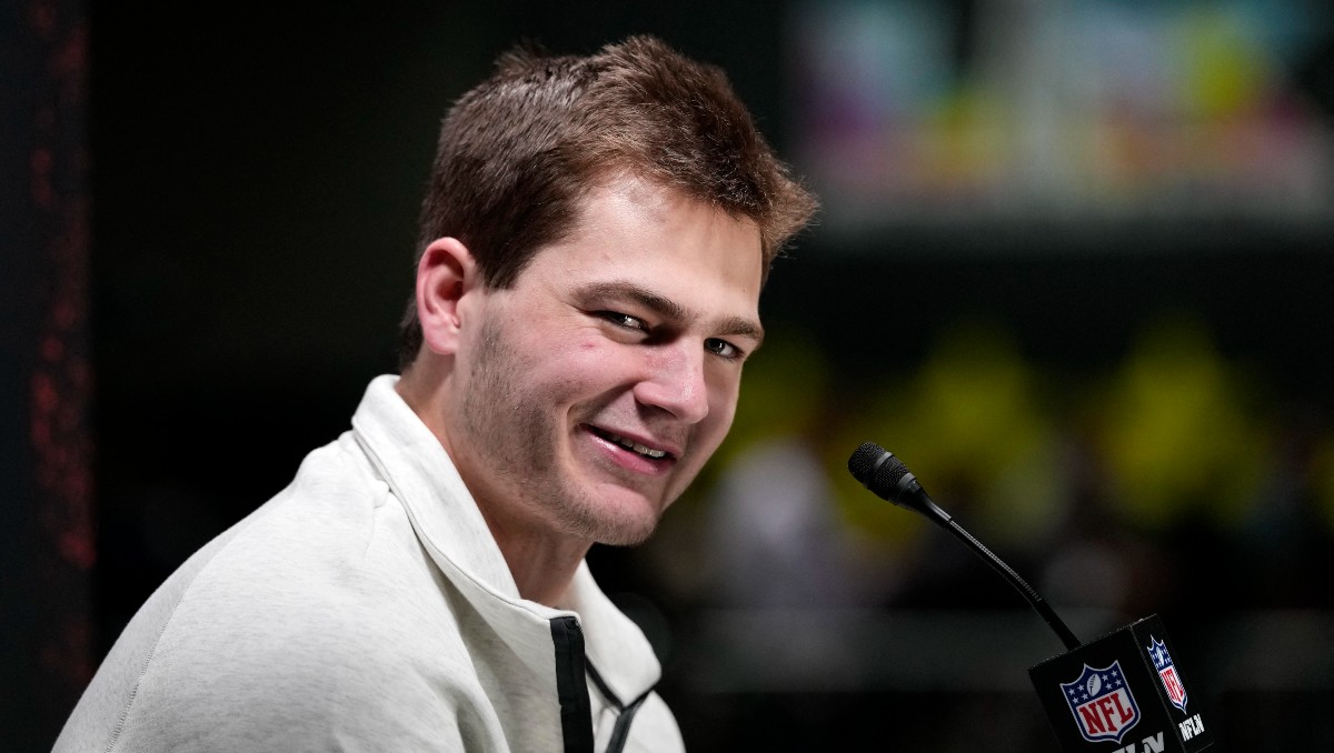 Mike Vrabel confirmó la recuperación de Drake Maye para el Super Bowl