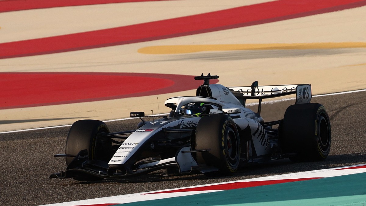 'Checo' Pérez termina delante de Bottas en dia 3 de test de Fórmula 1