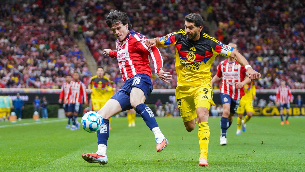 Henry Martín ve la derrota ante Chivas como una llamada de atención