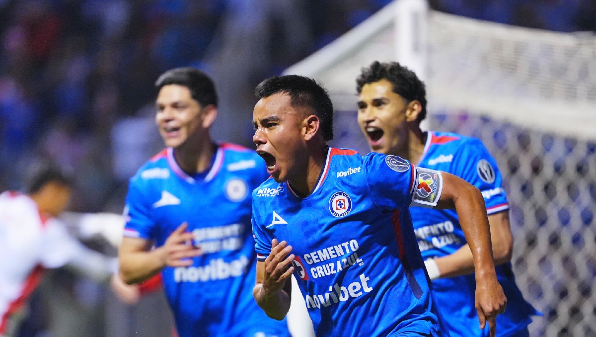 Cruz Azul acaba con el invicto de Chivas en la Liga MX