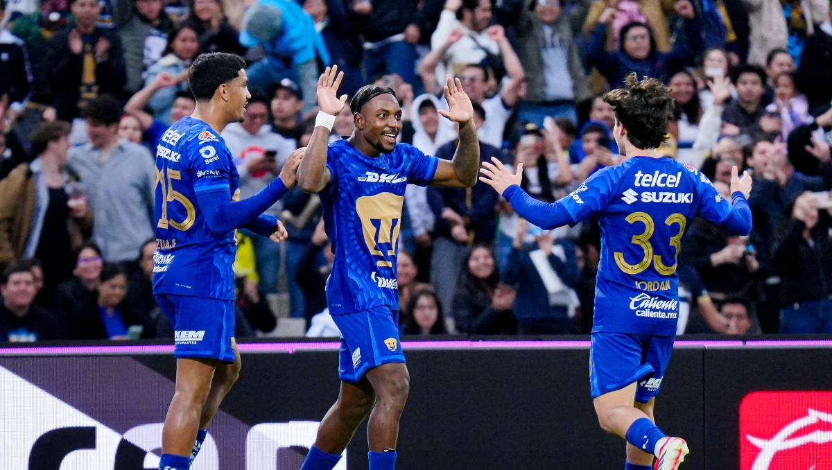 Álvaro Angulo guía triunfo de Pumas y agrava los problemas de Rayados