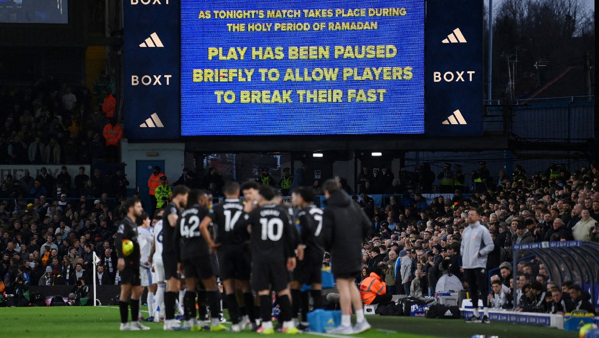 Guardiola critica abucheos de afición del Leeds United al Ramadán