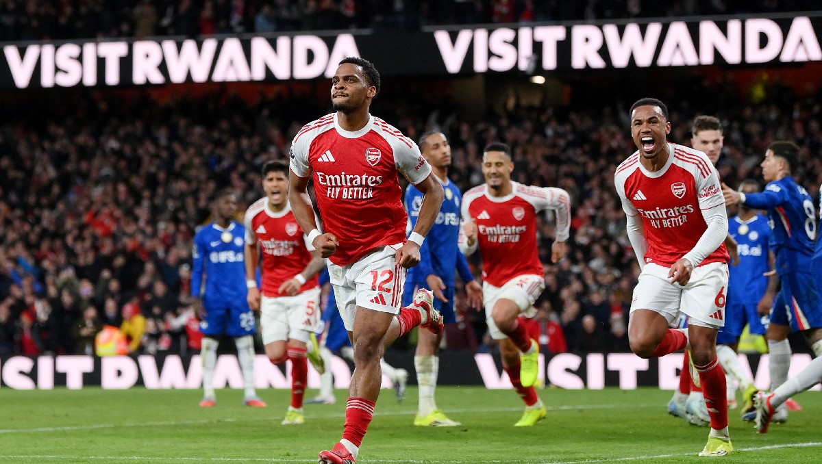 Arsenal le pega al Chelsea y se acerca más al título de la Premier