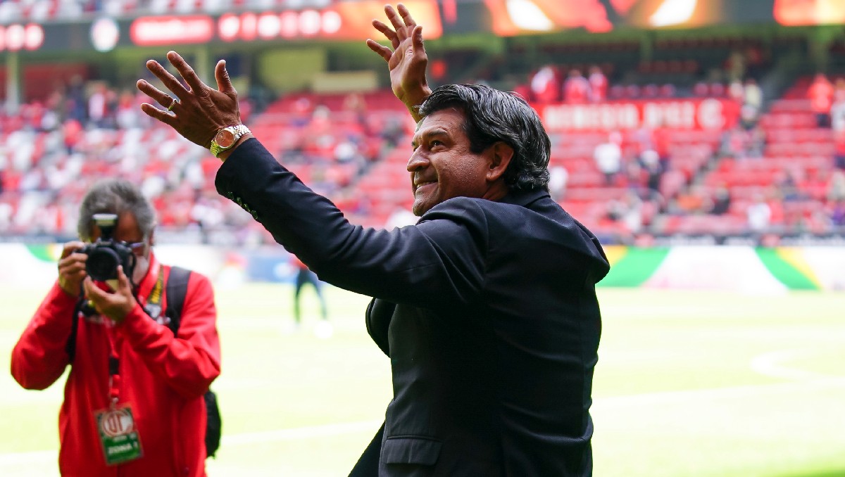 José Saturnino Cardozo es galardonado por Gobierno del Edomex