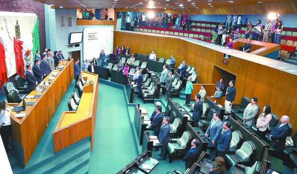 Prevén integrar en total 11 figuras en la reforma, de las cuales tres ya estaban contempladas: referéndum, plebiscito y consulta ciudadana.