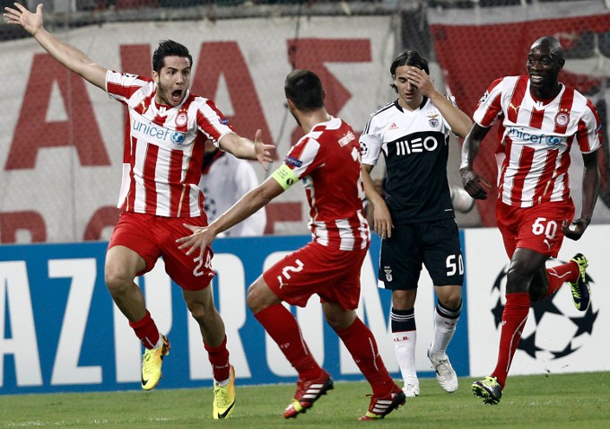 Olympiacos levantó la mano