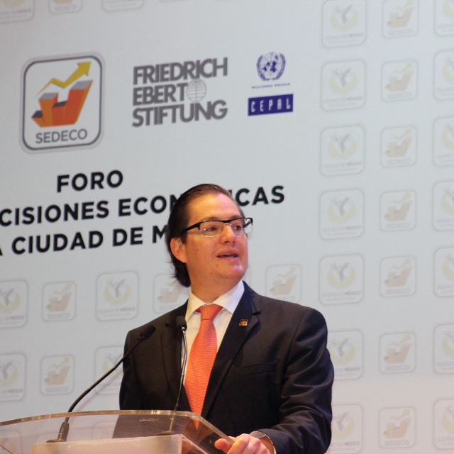 El secretario de Desarrollo Económico del gobierno capitalino, Salomón Chertorivski, informó que apenas se han solicitado unos tres millones de pesos 