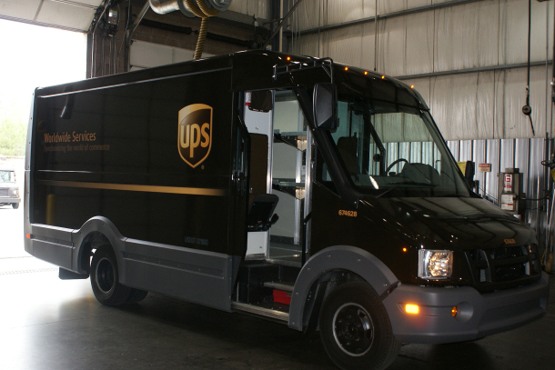 UPS amplía servicios de transporte.