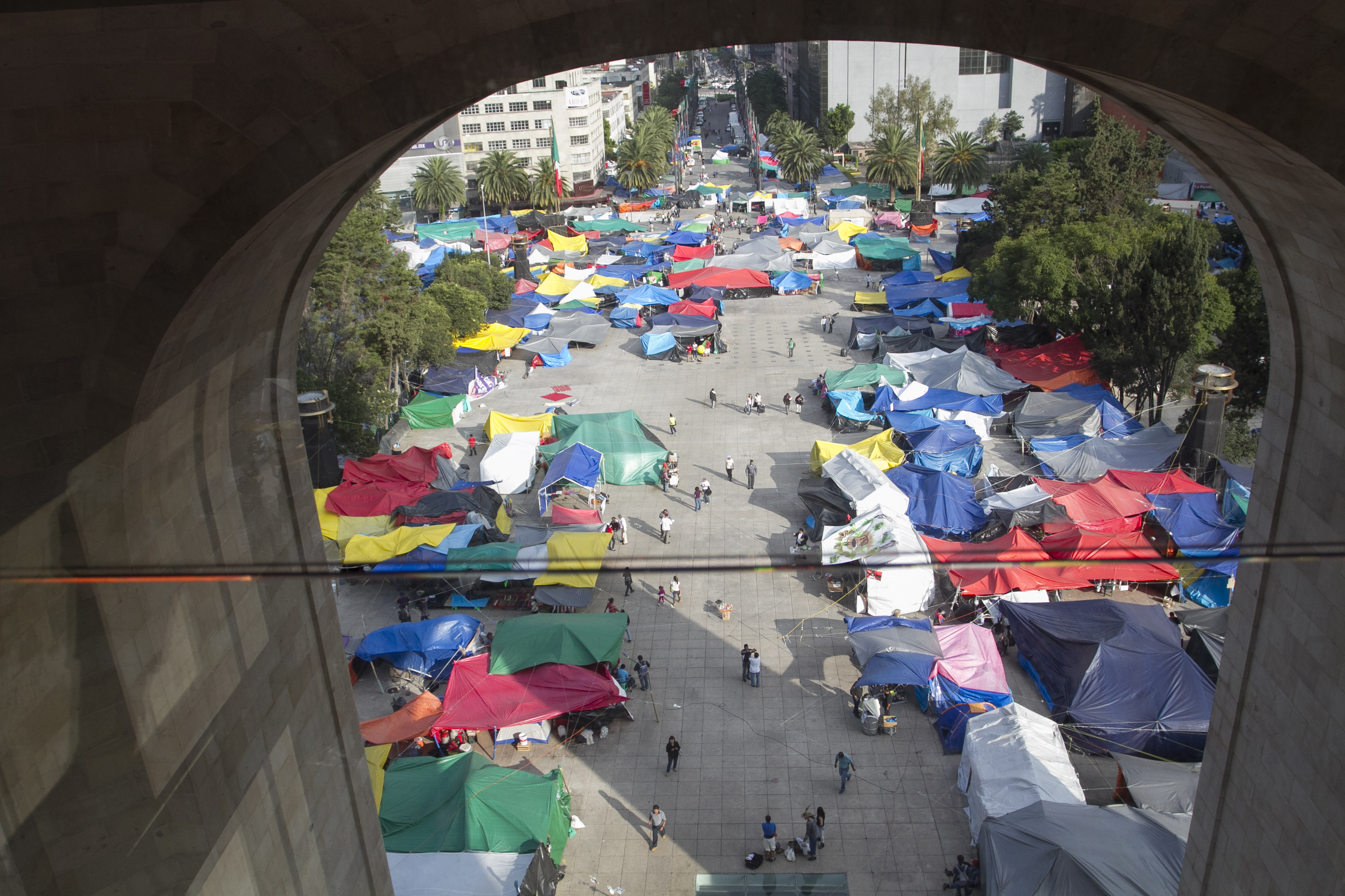 El gran campamento de la Coordinadora Nacional de Trabajadores de la Educación en Plaza de la República.