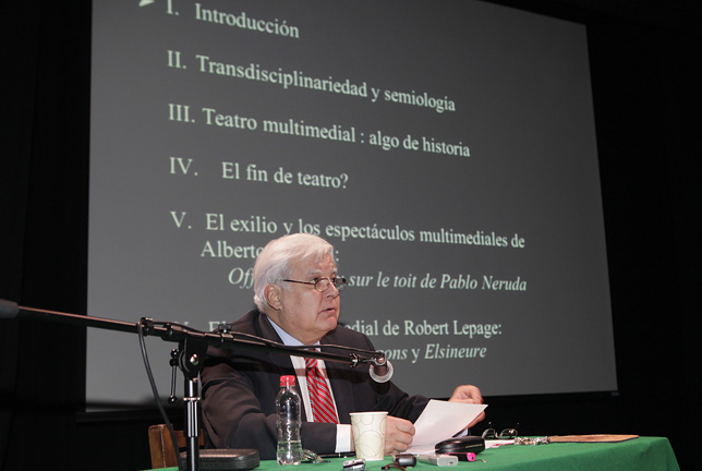 Fernando de Toro durante una conferencia magistral.