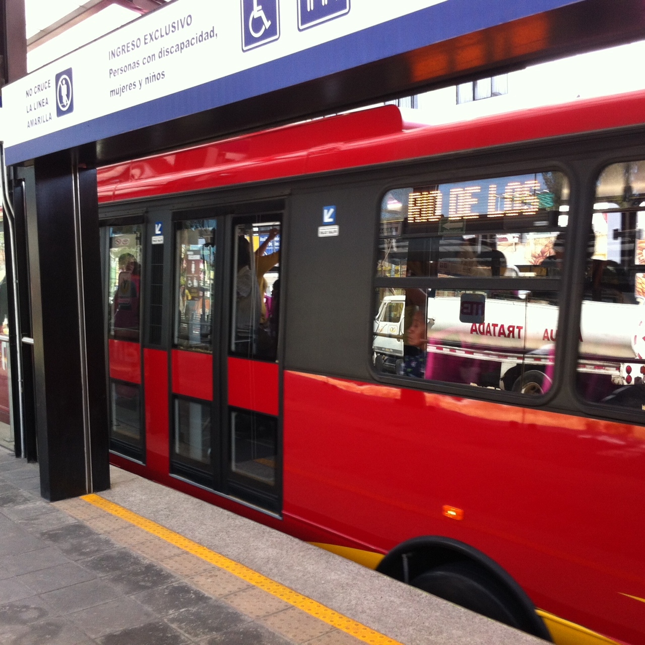 La L5 del Metrobús estaba saturada