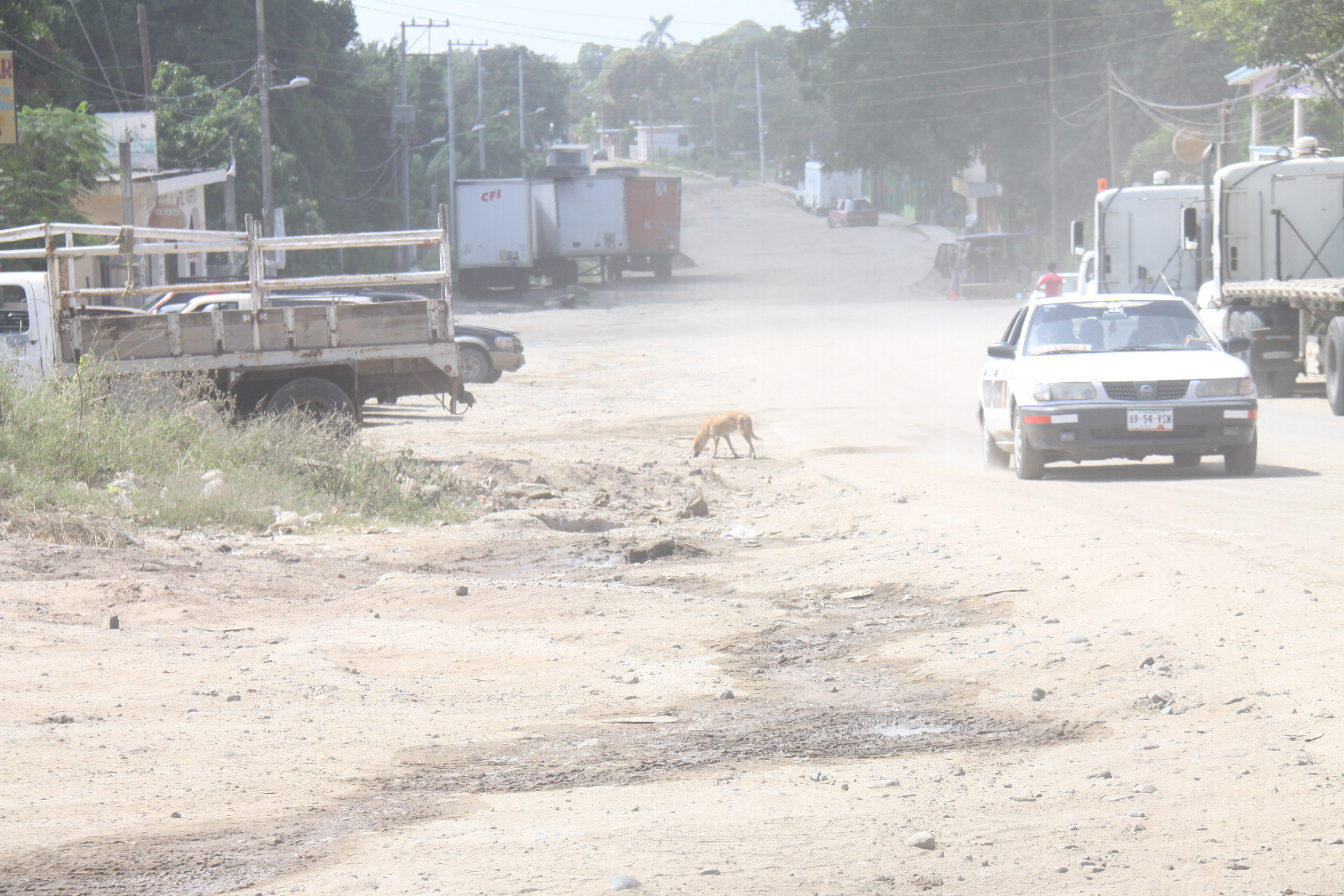 Choferes de diversas rutas de la urbe industrial amenazan dejar sin servicio a la población.