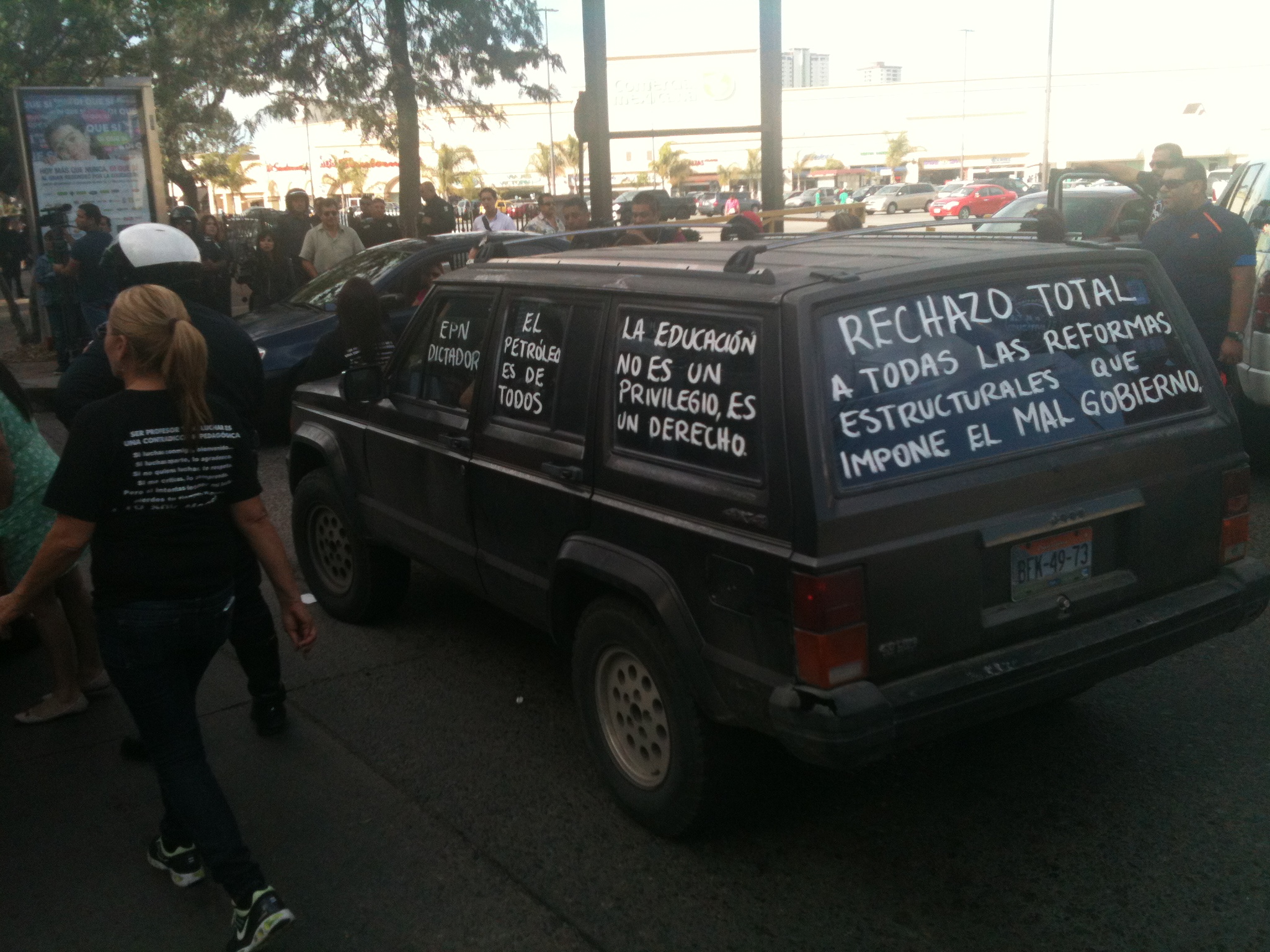 Maestros en Tijuana se oponen a las reformas estructurales