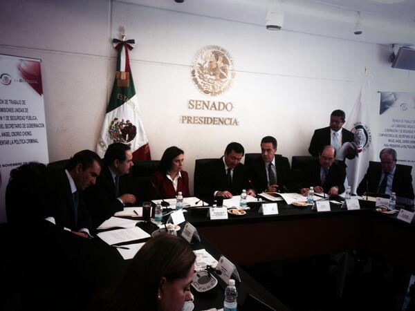 El secretario de Gobernación, Miguel Ángel  Osorio Chong, en comparecencia con senadores sobre la estrategia de seguridad