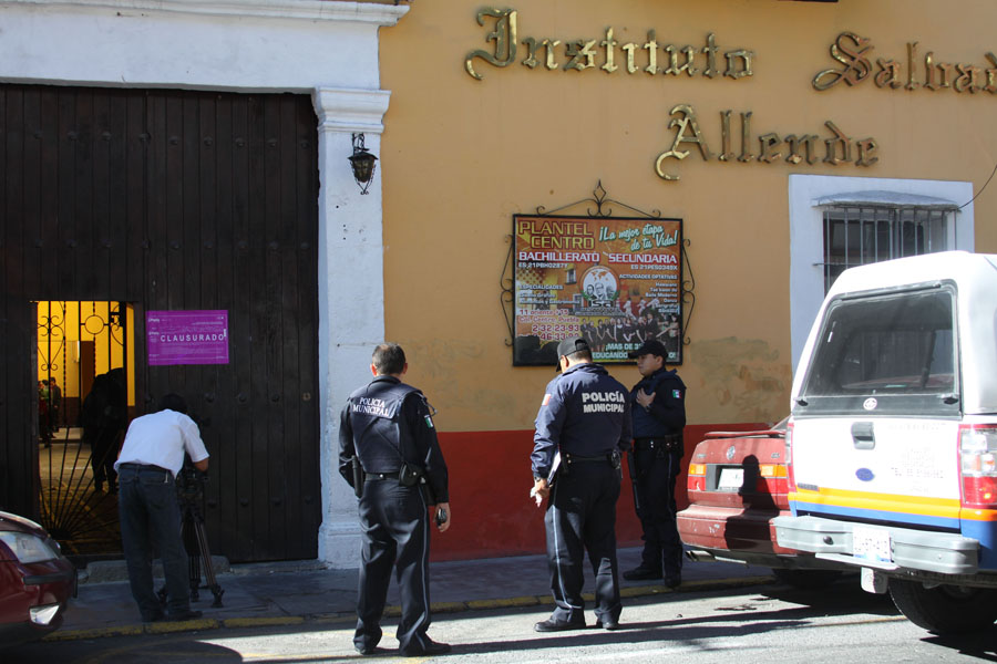 Una de las escuelas clausuradas por la autoridad municipal.