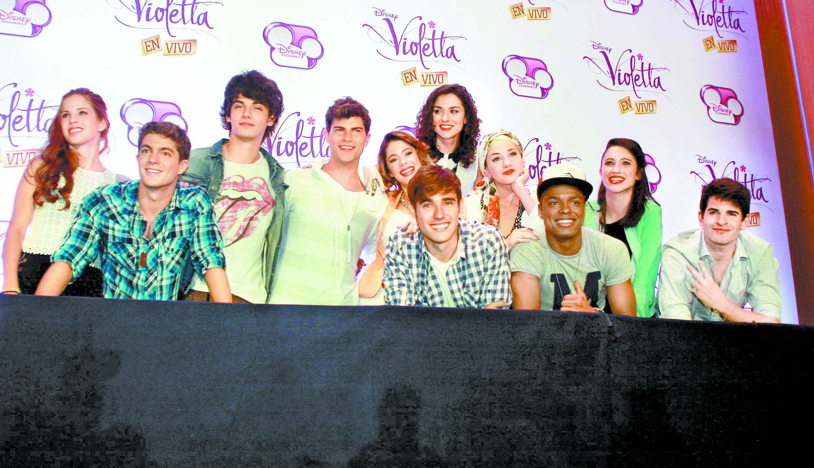 El elenco de Violetta está en México para realizar una serie de presentaciones.