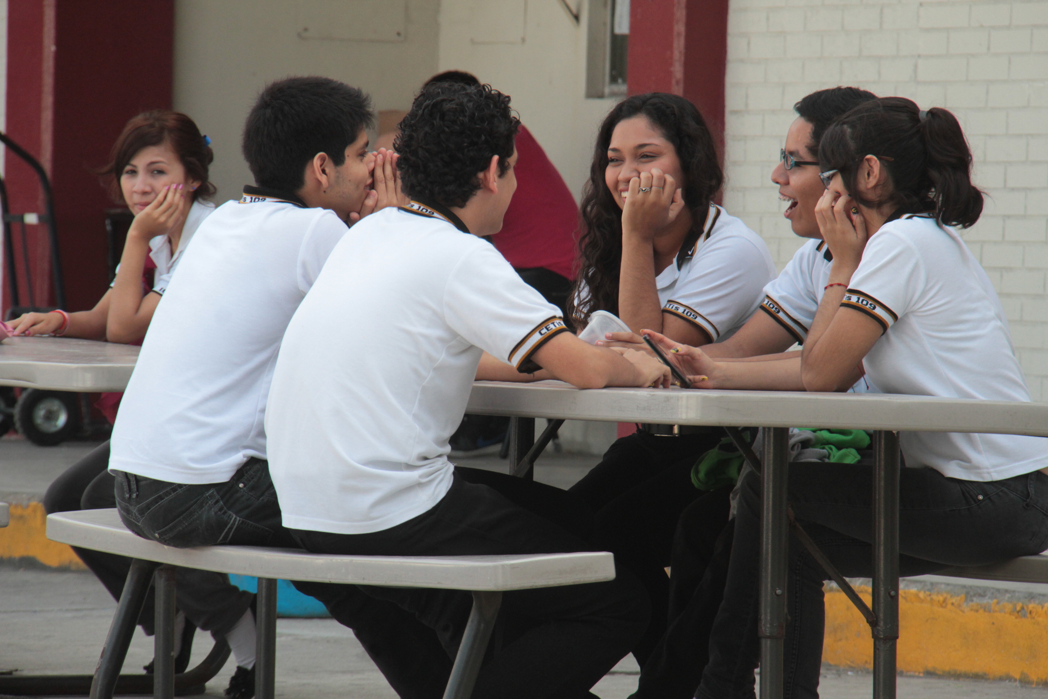 Son menos los niños y jóvenes que dejan sus estudios.