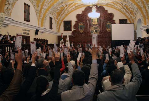 El Consejo Universitario de la UAP celebra la sesión extraordinaria.