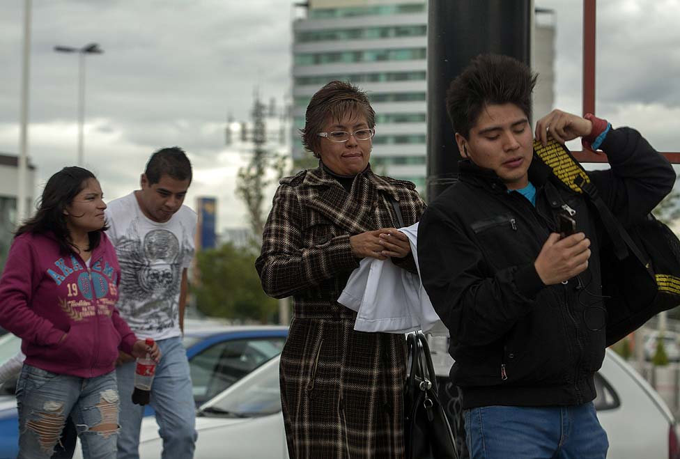  El frío ya causa estragos en los poblanos, que sacaron los abrigos para protegerse de las bajas temperaturas.