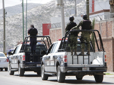 La Policía Estatal y las fuerzas del Ejército Mexicano se hacen cargo de la seguridad.