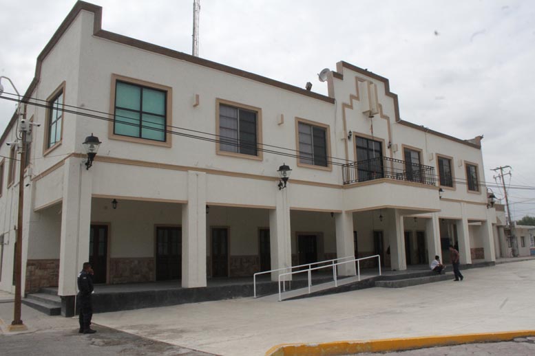Presuntamente el municipio otorgó permisos de forma irregular para una gasolinera en un lugar prohibido.