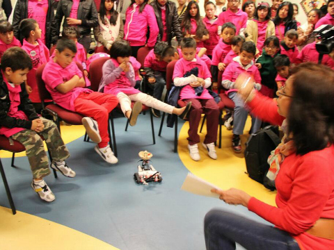 En Tepito comenzaron las clases de chino-mandarín y de robótica para 50 alumnos de primaria y de secundaria, como parte de un programa impulsado por e