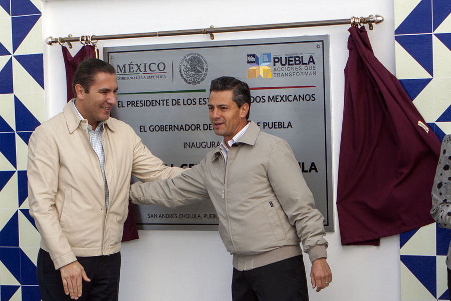 El gobernador Rafael Moreno Valle y el presidente Enrique Peña Nieto.