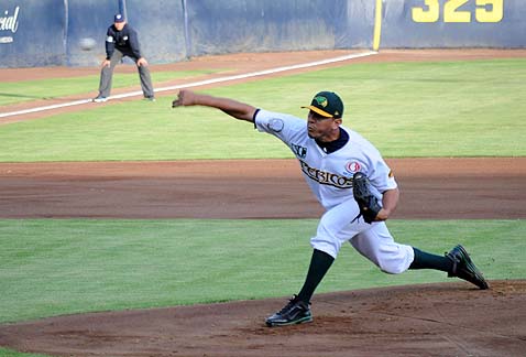El pitcheo de Pericos de Puebla resalta en el invierno.