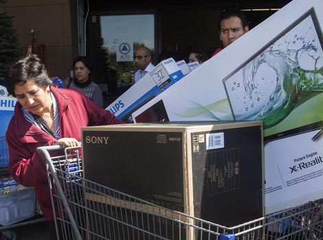 Si se firma a meses sin intereses a plazos largos, que sea por la compra de algún artículo de consumo duradero. 