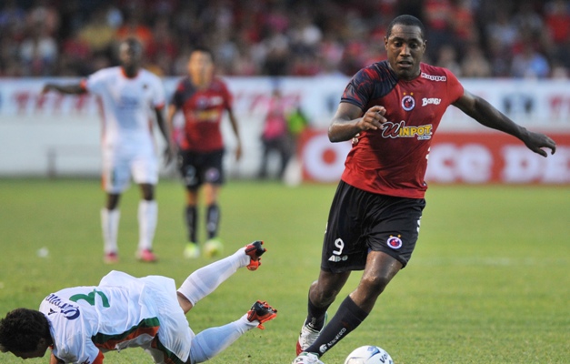 Encabeza Luis Tejada lista de bajas en Tiburones Rojos