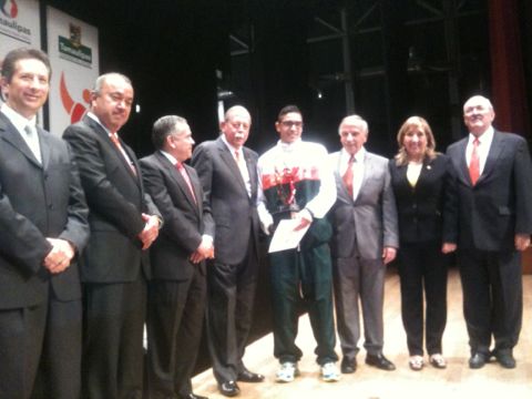 Premian a deportistas detacados