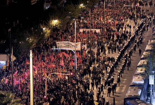 Conmemoran 40 aniversario de revuelta Politécnica en Grecia