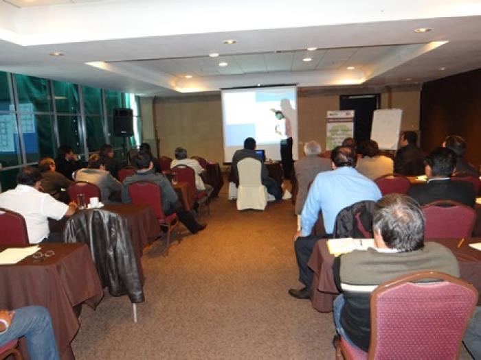 Capacitaran a los trabajadores en el manejo de desechos