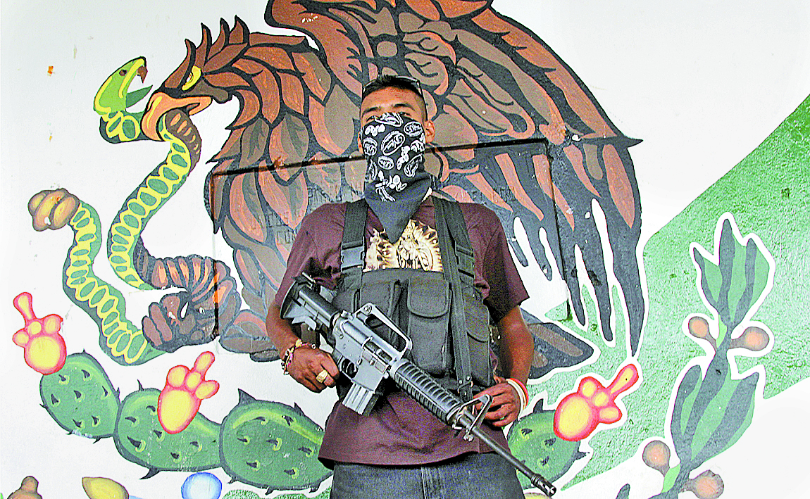 Embozado vigila el centro de Tancítaro.