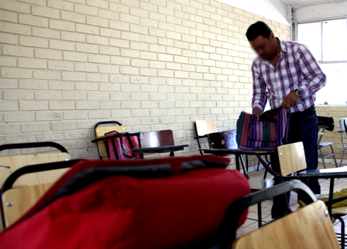 Trabajan para evitar que se porte aerosol en las mochilas.
