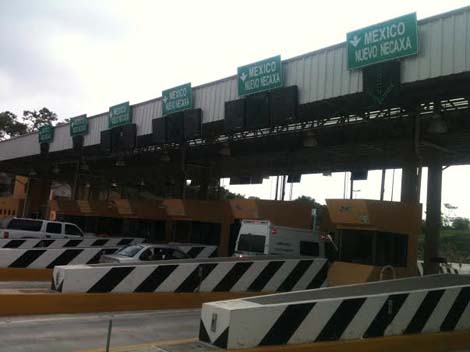 Caseta de cobro número 13 "Puente Tuxpan"